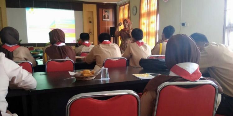 Saka Pariwisata Bantul Mendapatkan Pelatihan Keprotokolan dan Public Speaking dari Kak Ranny Albanny