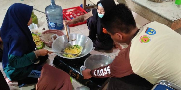 Pramuka Peduli DIY Bergerak Dalam Aksi Tanggap Bencana Banjir