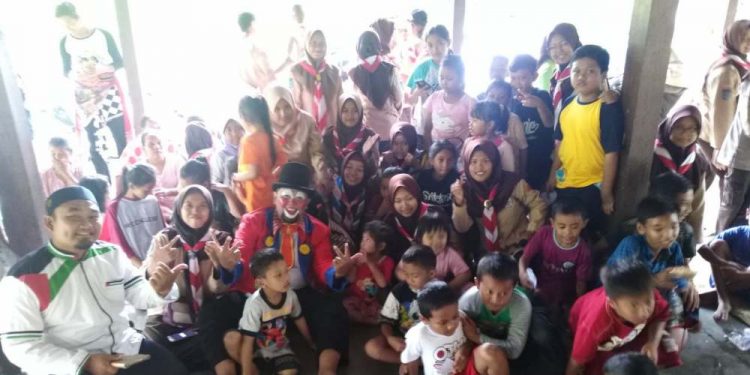 FOTO : Trauma Healing dan Distribusi Bantuan Pramuka Kwarcab Bantul di Wukirsari