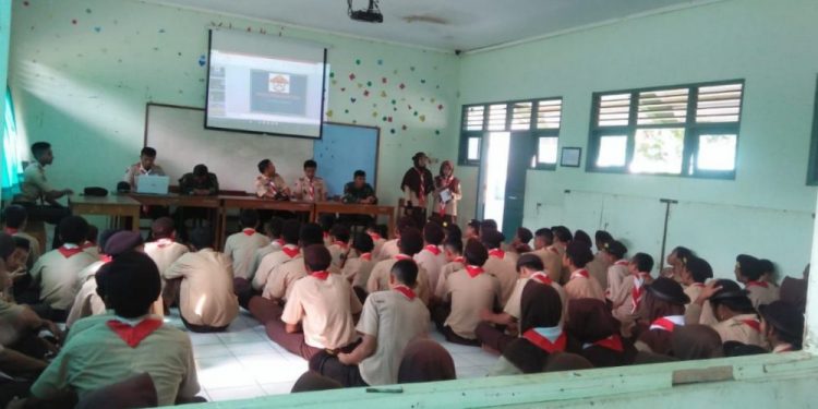 Saka Wira Kartika Gunungkidul Berbagi Materi Kesakaan di SMK Negeri 1 Girisubo
