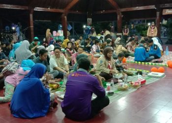 Pramuka UNY Peringati HUT Racana dengan Tasyakuran Pemotongan Tumpeng dan Buka Bersama