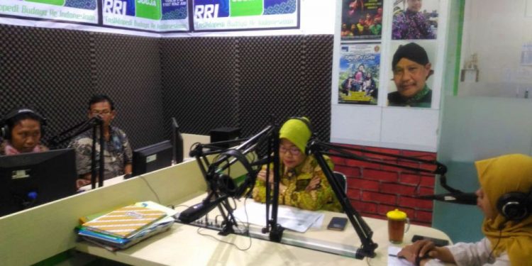 Ketua Penyelenggara dan Ketua Pelaksana JISC 2020 Mengudara di RRI 4 Yogyakarta