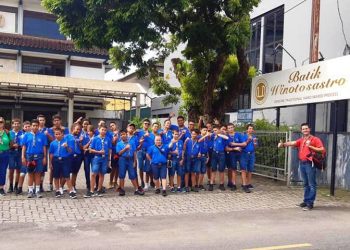 Pramuka New Caledonia Terkesan dengan Proses Pembuatan Batik di Yogyakarta