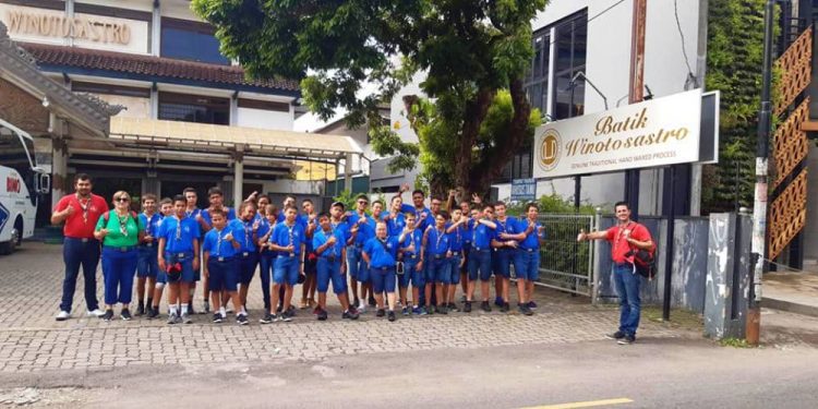 Pramuka New Caledonia Terkesan dengan Proses Pembuatan Batik di Yogyakarta