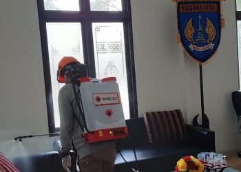 Penyemprotan Disinfektan di Kantor Kwarda DIY Cegah Penyebaran COVID-19
