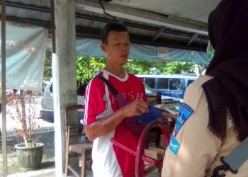Kwarcab Bantul Bagikan Masker di Pasar Niten dan Pasar Ngangkruk