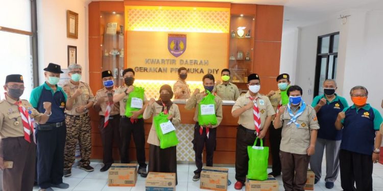 Kwarda DIY Bagikan Paket Sembako dan Disinfectan kepada Perwakilan Kwarcab se-DIY