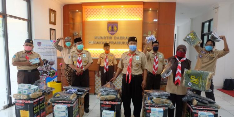 Gugus Tugas Tanggap COVID-19 Kwarda DIY Membagikan paket Bantuan Perlengkapan kepada 5 Kwartir Cabang