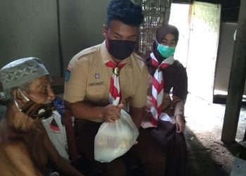 Kwarran Dlingo Bantul Berbagi Sembako kepada Warga Terdampak COVID-19