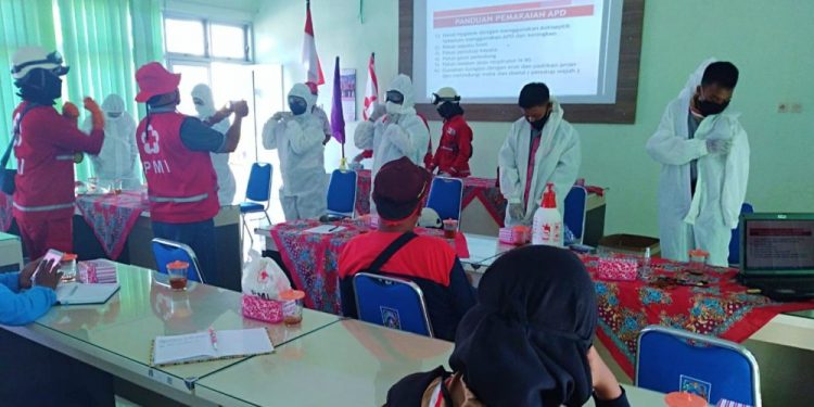 FOTO : Pelatihan Petugas Spraying Kwarcab Sleman di Kantor Kecamatan Ngaglik