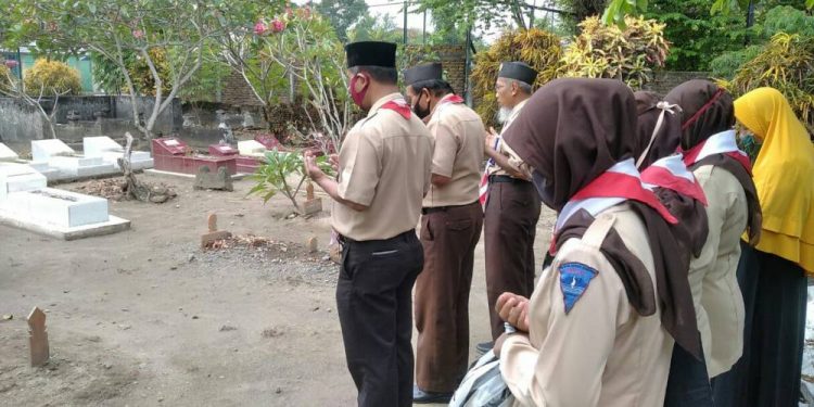 Kwarcab Bantul Selenggarakan Ziarah Makam Tokoh-Tokoh Pramuka Dalam Rangka Hari Pramuka ke-59