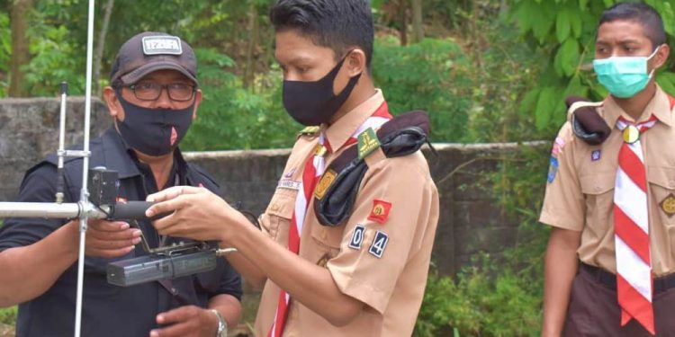 Peserta JOTA-JOTI Tahun 2020 Kwarcab Sleman Mendapatkan Materi Fox Hunting