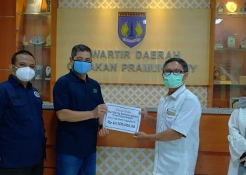 Kwarcab Kota Yogyakarta Serahkan Hasil Bumbung Kemanusiaan kepada Kwarda DIY