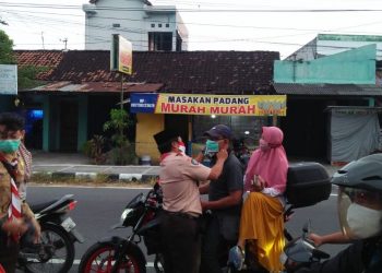 Kunjungan Karya Bakti Lebaran 2021, Tim Kwarda DIY Bagikan Masker bersama Pramuka Peduli Kwarcab Kulon Progo