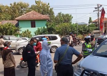 21 Personel Saka Bhayangkara Kwarcab Bantul Bantu Ops Ketupat Progo 2021 di Pos TPR Parangtritis