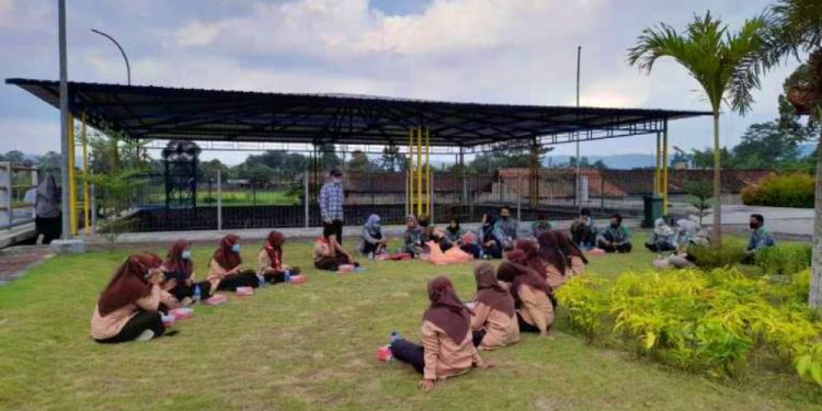 Saka Kalpataru Sleman Melakukan Kunjungan ke Instalasi Pengelolaan Air Limbah (IPAL) Berbah