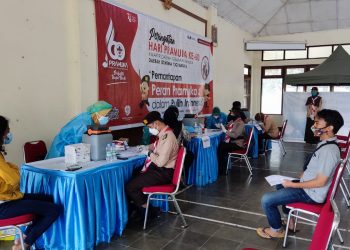 Penuh Semangat, Ka Kwarda Seluruh Indonesia Menyanyikan Lagu Kebyar-Kebyar pada Malam Apresiasi 60 Tahun Gerakan Pramuka