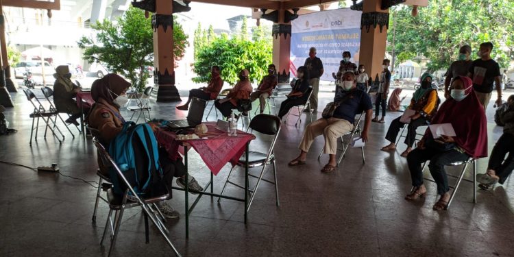 Anggota Pramuka Turut Terlibat dalam Pelaksanaan Vaksinasi COVID-19 Massal di Graha Wana Bhakti Yasa Amongrogo