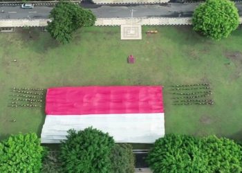 Atraksi Pembentangan Merah Putih dan Flashmob Tari Beksan Nir Corona Menghiasi Apel Penutupan Barata XXXVI