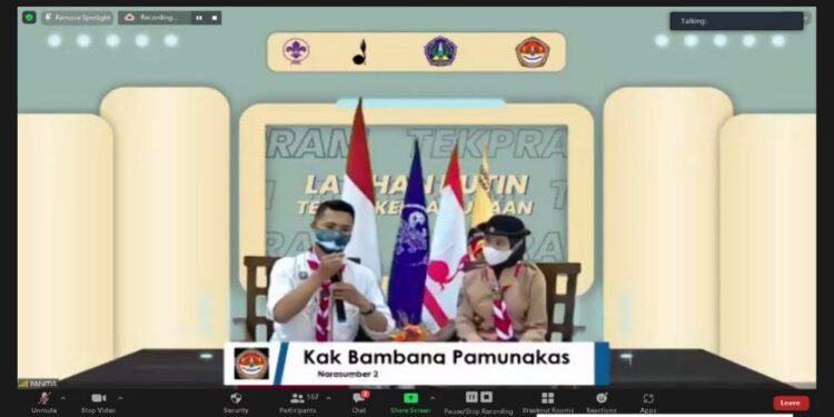 Latihan Rutin Teknik Kepramukaan Poltekkes Kemenkes Yogyakarta Diisi Materi Tentang Tenda dan Tali Temali