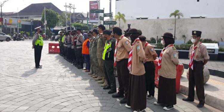 Pramuka SMK Negeri 2 Yogyakarta Semangat Ikuti Karya Bakti Lebaran Tahun 2022