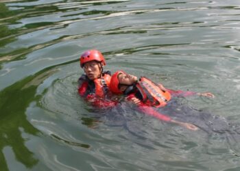 Latihan Rutin, Saka Bhayangkara Seyegan Praktik Water Rescue di Sendang Klangkapan