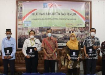 Puluhan Peserta dari Organisasi Kepemudaan dan Pramuka Ikuti Pelatihan Jurnalistik di Aula Grha Pramuka Sleman
