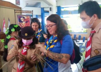 Delegasi Pramuka Kaledonia Baru Kagum dengan Kreativitas Pramuka SMA Stella Duce 1 Yogyakarta