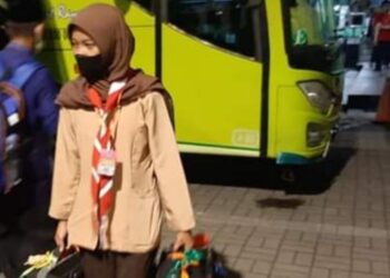 Pramuka Sleman Bantu Penyambutan Kedatangan Jamaah Haji di Masjid Agung Sleman