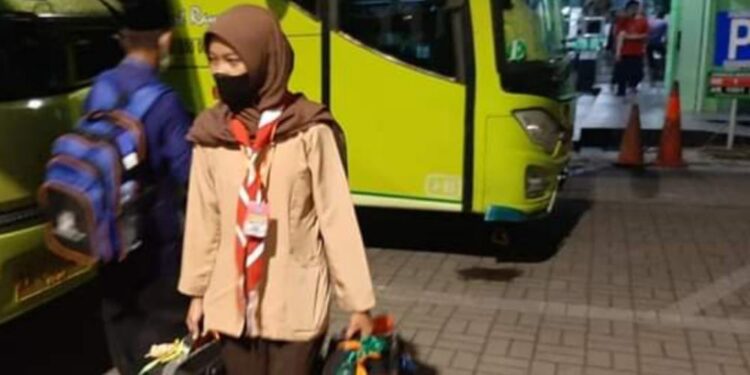 Pramuka Sleman Bantu Penyambutan Kedatangan Jamaah Haji di Masjid Agung Sleman
