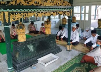 FOTO : Agenda Ziarah Kwarda DIY ke Kompleks Makam Girigondo