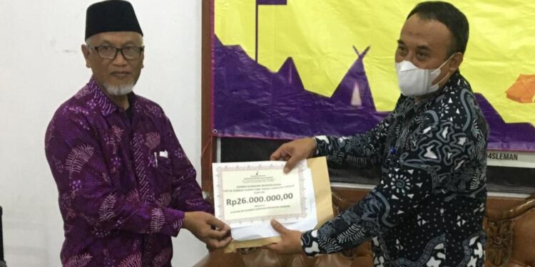 Kwarran Ngaglik Serahkan Hasil Bumbung Kemanusiaan Peduli Cianjur Sebesar 26 Juta Rupiah kepada Kwarcab Sleman