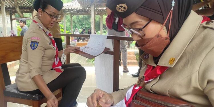 Belajar Membatik Salah Satu Potensi Unggulan di Kampung Pramuka Wukirsari