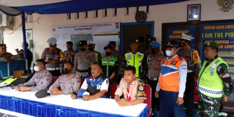 Karya Bakti Nataru 2022, Kwarcab Bantul Terjunkan Anggota Bertugas di Pos Piyungan