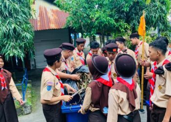 Pramuka SMP Negeri 1 Imogiri Peringati Hari Baden-Powell ke-166 dengan Aksi Bersih Lingkungan