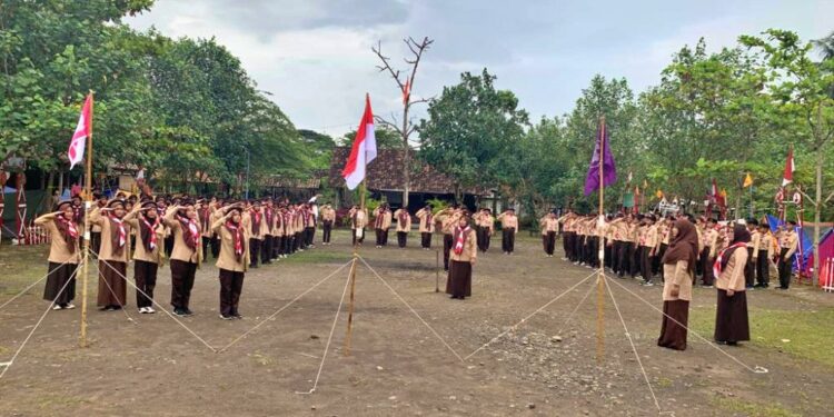 Ratusan Penggalang MTsN 7 Bantul Ikuti Perkemahan dan Latih Kepedulian Sosial