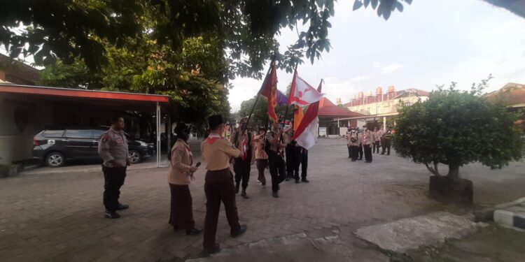 Puluhan Calon Anggota Saka Bhayangkara Depok Raya Angkatan IX Ikuti Perjalanan Tengah Malam