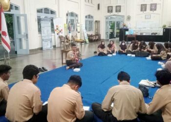 Pramuka SMA Negeri 3 Yogyakarta Gelar Upacara HUT Ambalan ke-41 dan Pelepasan Anggota Angkatan 75