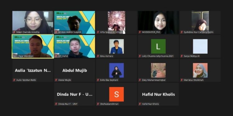Kak Niken, Pewarta Istimewa Kwarda DIY Berbagi Materi Jurnalistik kepada Anggota KMNU UNY