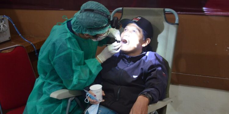 Puluhan Masyarakat Ikuti Donor Darah dan Pemeriksaan Kesehatan di FPJ 2023