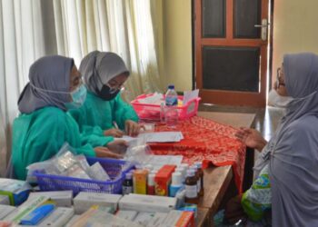 Lima Dokter Gigi, Satu Dokter Umum, dan 12 Koass RSGM UMY Bantu Pemeriksaan Kesehatan Gratis di FPJ 2023