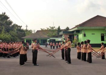Pramuka SMA Negeri 1 Sleman Selenggarakan Penerimaan Tamu Ambalan  dengan Formasi Pedang Pora