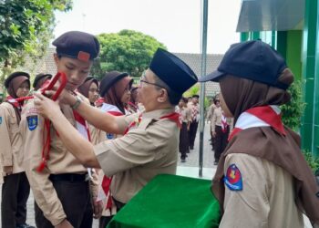 Resmi Dilantik, Dewan Penggalang Pramuka MTs Negeri 9 Sleman Diminta Tingkatkan Kompetensi dan Jadi Contoh