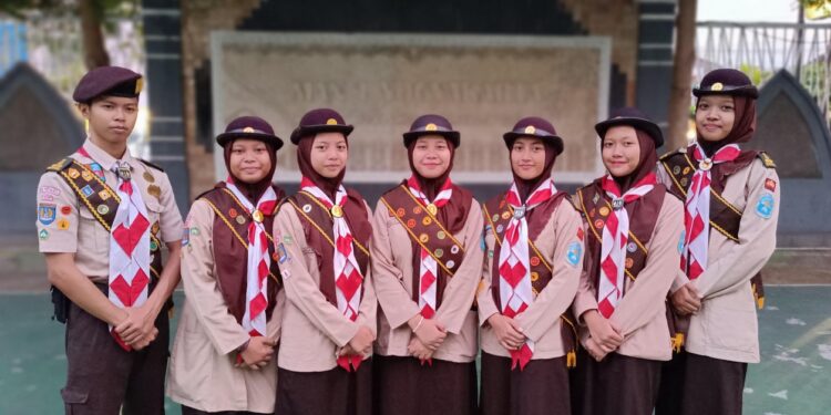Penyematan TKK kepada 7 Dewan Ambalan Alibasyah dan Ratnaningsih Menginspirasi