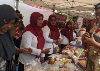 Kak GKR Mangkubumi Kunjungi Stan-Stan Pameran Produk Wirausaha Kampung Pramuka Girisekar