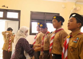 Kepala SMA Negeri 10 Yogyakarta Melepas Duta Ambalan untuk Kegiatan PDT