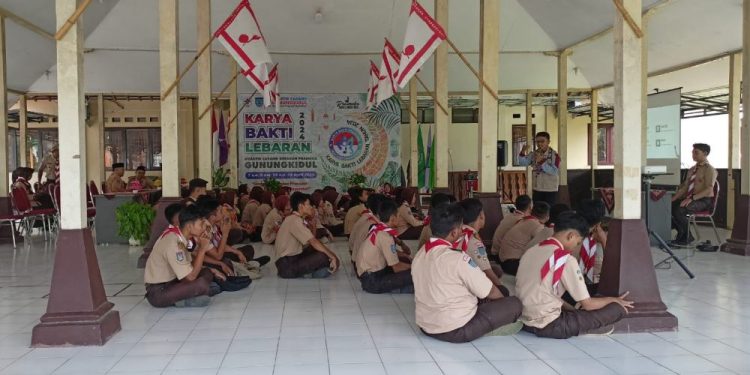 PusbangJusinfo Kwarda DIY Sampaikan Materi Reportase kepada Petugas Karya Bakti Lebaran 2024 Kwarcab Gunungkidul