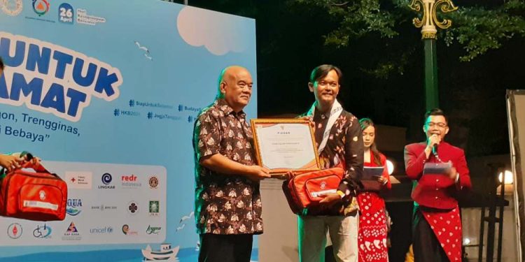 Puncak Peringatan HKB 2024 DIY, Fasilitator SPAB Menerima Penghargaan Khusus