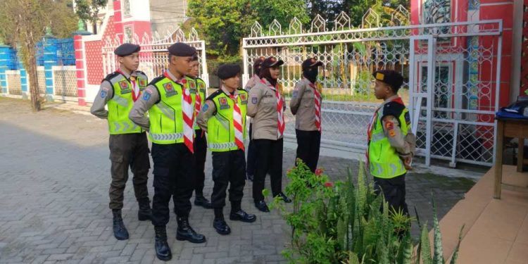 Anggota Saka Bhayangkara Seyegan Bantu Pengamanan Syawalan PGRI Kabupaten Sleman