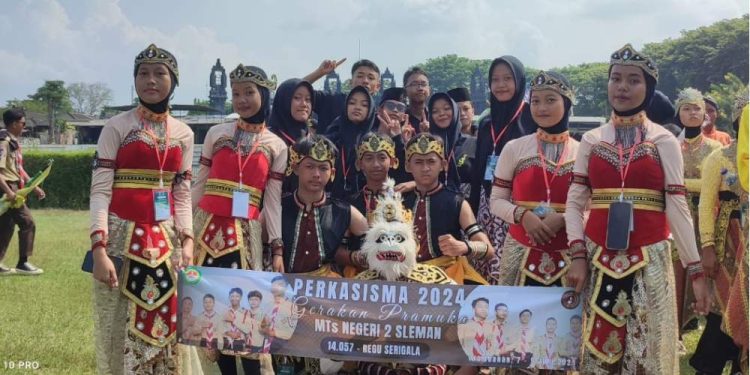 Bersama Ribuan Peserta, Kontingen MTs Negeri 2 Sleman Ikuti Perkasisma IV DIY Tahun 2024